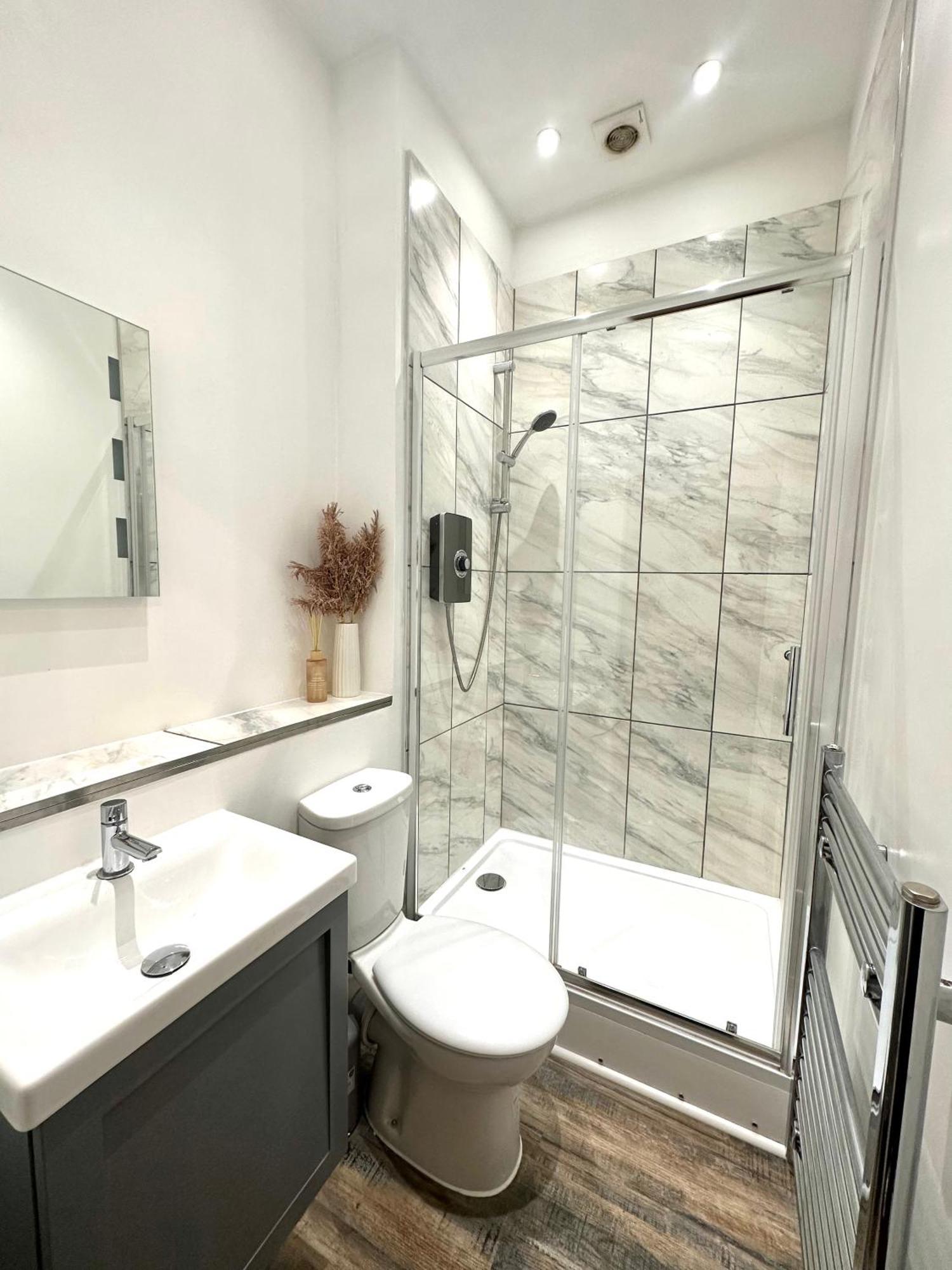 Large City Centre Apartment Perth Esterno foto